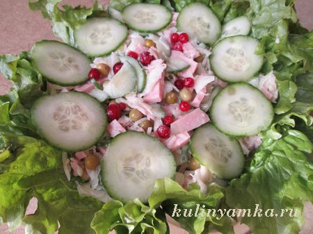 рецепт простого салата с ветчиной и капустой