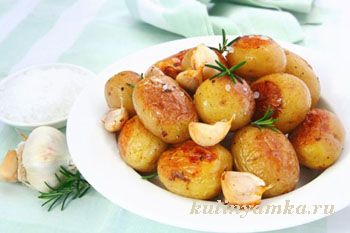 Печеный картофель в духовке