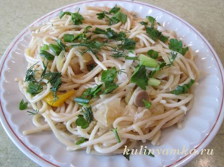 спагетти с грибами и овощами